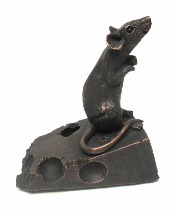 - a Sculpture by Suzie Marsh, measuring 11 x 10 cm (H x W) £48
