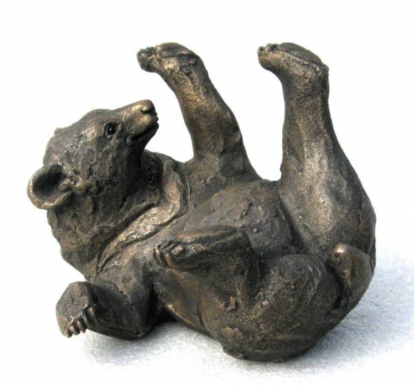 - a Sculpture by Suzie Marsh, measuring 10 x 16 cm (H x W) £85