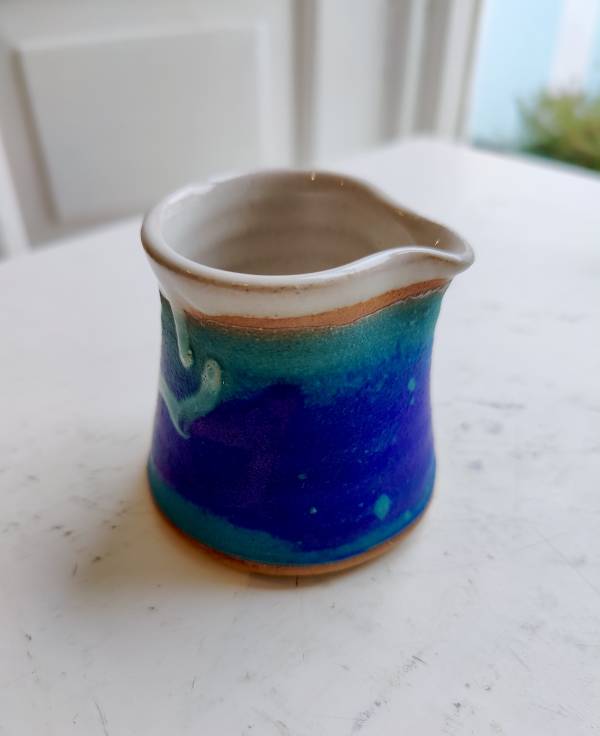 - a Ceramic by Bryony Rich, measuring 6 x 5 cm (H x W) £15