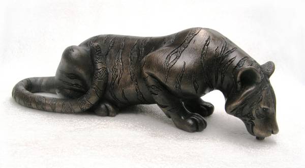 - a Sculpture by Suzie Marsh, measuring 28 x 11 cm (H x W) £120