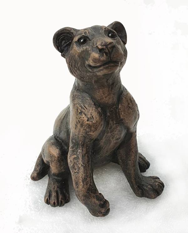 - a Sculpture by Suzie Marsh, measuring 10 x 8 cm (H x W) £55